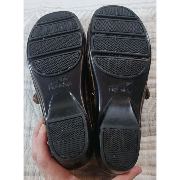 Dansko Brown Leather Clogs Size 38 Button Strap Slip On Comfort Shoes - Picture 8 of 8